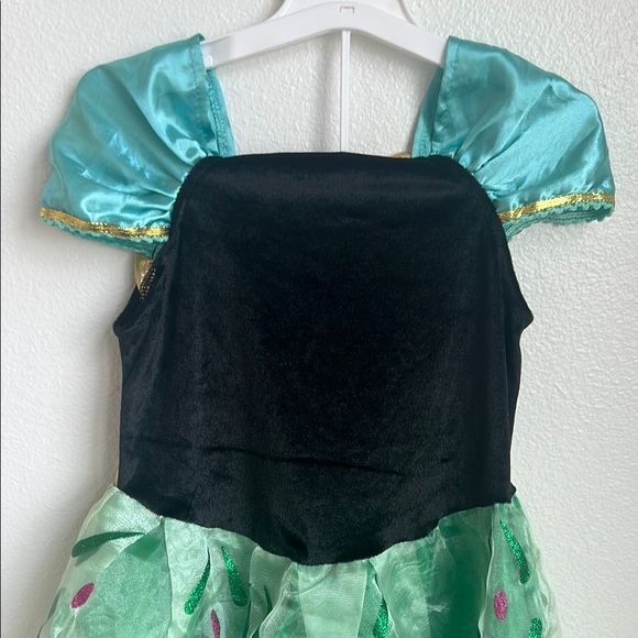 Elegant Green and Gold Kids Costume Dress - Picture 9 of 13